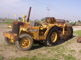 This is an 840 from the Dennis Polk website. It has electric start, and the tractor is 'average condition'